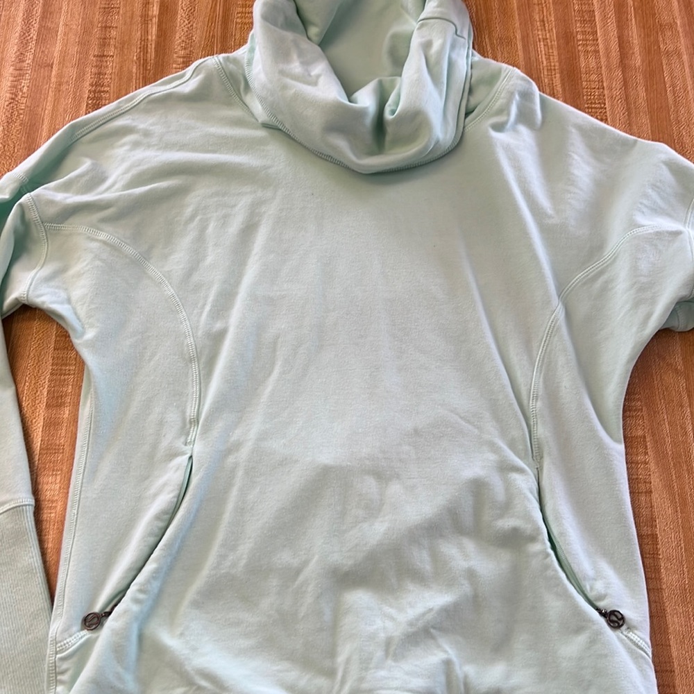 BEAUTIFUL LuLu Lemon Athletica Sweat Shirt